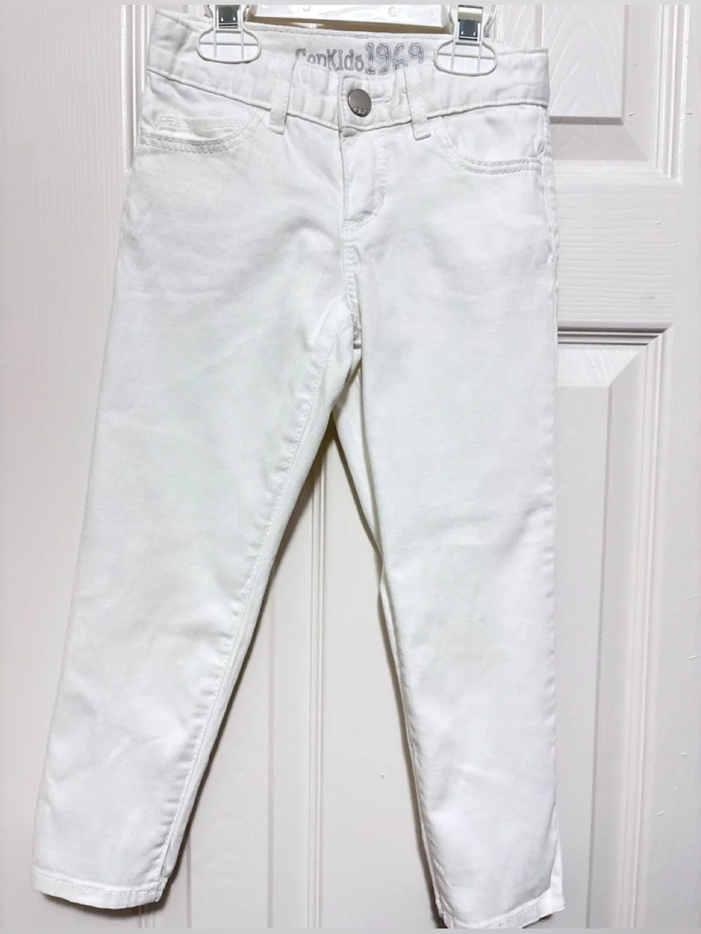 Pre-owned GAP Kids 1969 White Denim Jeans, Regular/Size: 6